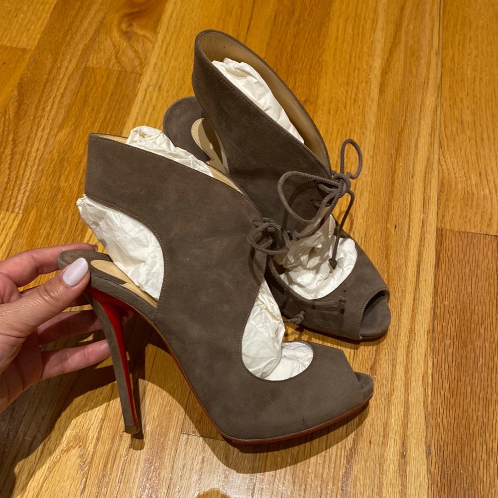 Christian Louboutin grey suede heel sandal. Size 37.5